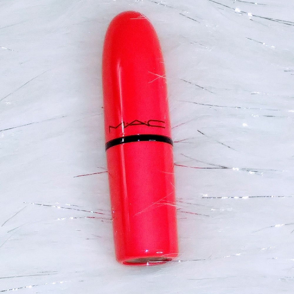 MAC RELENTLESSY RED RETRO MATTE LIPSTICK - Picture 2 of 5